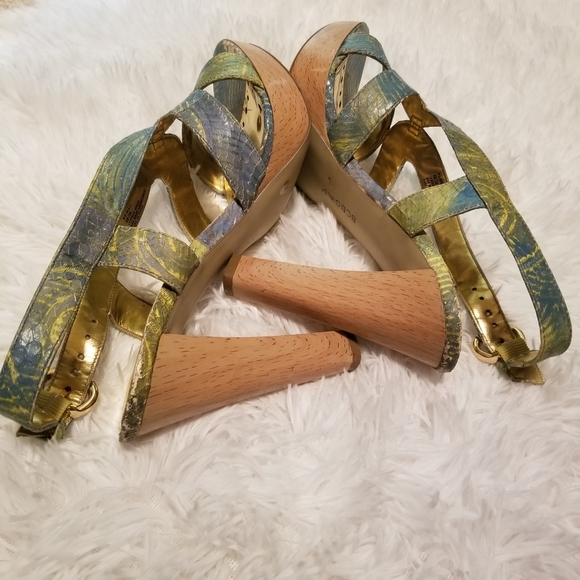 PRICE FIRM - Bcbg Platform Sandals - Picture 5 of 6